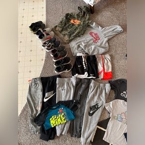 Boys NIKE lot